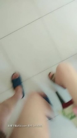 肉肉的表姐和苗条的闺蜜来我家做客 酒过三巡把骚货表姐给操了 表姐走后又把身材不错的闺蜜干了 真是性福的一天啊 截图15