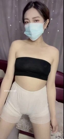 快手颜值御姐【阿燕(貂蝉姐姐)】激情裸舞，大尺度自慰，大胆掰逼 截图1