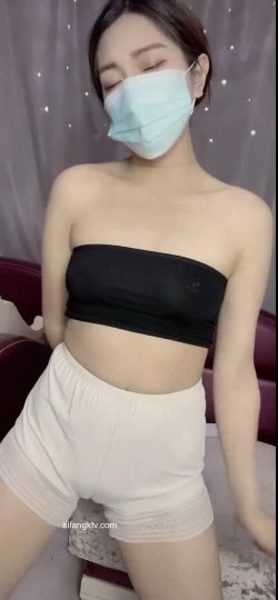 快手颜值御姐【阿燕(貂蝉姐姐)】激情裸舞，大尺度自慰，大胆掰逼 截图15