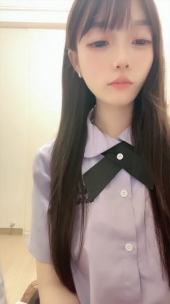 ️入行即巅峰，新人超美校花【萱萱喵吖】下海福利，脸穴同框道具自慰高潮脸，爽死了 截图16