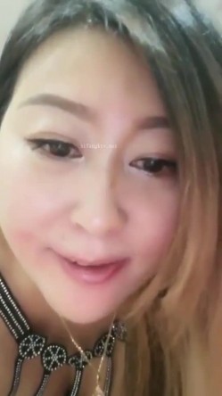 快手 丰满阿姨：Ting 妖精 ：嘴角笑起来的两只酒窝好看，口爆，骑乘 骚！ 截图15