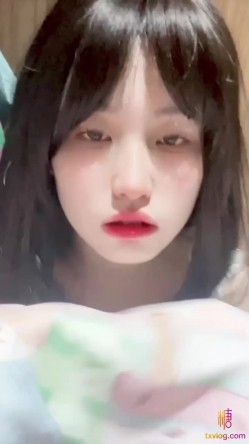 极品洛丽塔学妹内衣裤都没穿 偷偷跑到商场厕所自慰 有人来了好怕被发现 要高潮了~好舒服 截图2