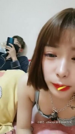 瑶瑶S686高颜值苗条短发妹和炮友啪啪，白色丝袜特写口交骑坐自己动后入猛操 截图9