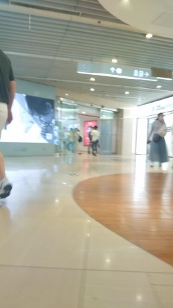 后开叉裙极品美少妇 截图10