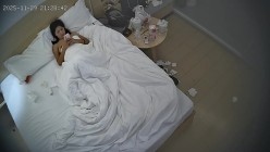 酒店偷拍 连续两天入住情侣气质甜美又身材不错的美女喜欢上位榨取男友精液 截图16
