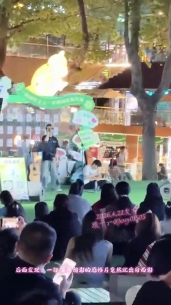 极品巨臀模特女神【琰十一】最新付费福利，穷人女神富人母狗，高端美女疯狂性爱享乐 截图13