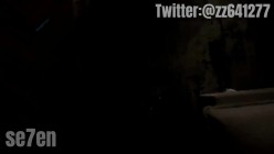 推特绅士范SM调教大神【se7en】圈养极品小母狗，啪啪紫薇遛狗舔狗窒息各种虐待调教 截图1