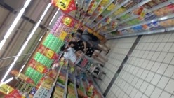CD大师地铁超市贴身高清特写超多漂亮小姐姐的裙底春色亮点太多不穿内裤毛茸茸的鲍鱼T内情趣内 截图12