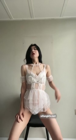 《淫妻少妇控必备》一夜爆火推特顶逼王！极品身材白领美少妇【6金】最新千元频道长时劲曲抖臀裸舞，巴 截图7