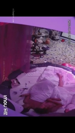 最新流出乐橙酒店情趣炮房大圆床摄像头偷拍合集 ️-性感黑丝女拍完写真被摄影操 截图8