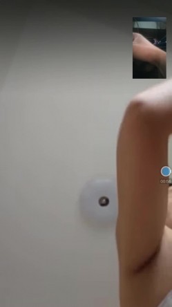 【贵在真实】光棍男自录附近人撩了一位很听话的熟女大妈视频聊天揉奶扒B他看着打飞机射完转给20元国语对白 截图4