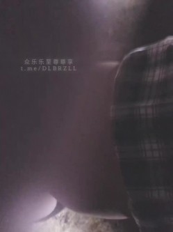 武汉富二代泡良大神「Y先生」推特约炮实录，部分女主微露脸，跑车外口交后入啪啪，欲求不满少妇3P，边欣赏AV边做爱！ 截图9