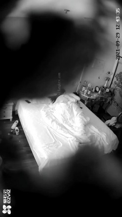 萤石云欣赏大中午青年男女开房滚床单长发美女身材真好全程主动女上搞完了还给擦擦鸡巴上粘的淫水 截图5