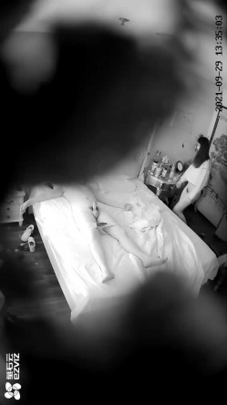 萤石云欣赏大中午青年男女开房滚床单长发美女身材真好全程主动女上搞完了还给擦擦鸡巴上粘的淫水 截图12