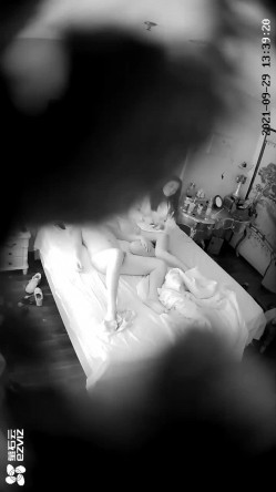 萤石云欣赏大中午青年男女开房滚床单长发美女身材真好全程主动女上搞完了还给擦擦鸡巴上粘的淫水 截图14