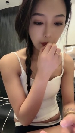 极品御姐【玩你很难吗】美乳诱惑 美腿丝袜 道具抽插 后入暴操 自慰喷尿 爽的不行 截图6