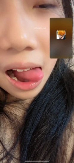 ️【真实反差学生妹】，土豪高价定制1对1在线调教，清纯妹子掰菊花抠逼口塞棉袜舔内裤，小母狗属性拉满了 截图11