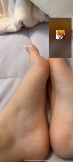 ️【真实反差学生妹】，土豪高价定制1对1在线调教，清纯妹子掰菊花抠逼口塞棉袜舔内裤，小母狗属性拉满了 截图13