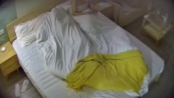 酒店摄像头偷拍 ️年轻小少妇生理期刚过就迫不及待开房等情郎私会激情啪啪 截图13