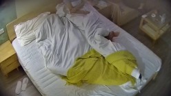 酒店摄像头偷拍 ️年轻小少妇生理期刚过就迫不及待开房等情郎私会激情啪啪 截图14