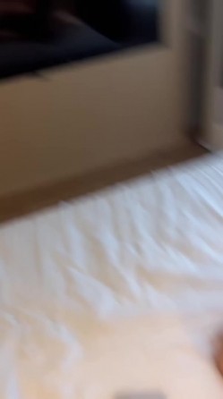 【推特 我的枪好长啊】3P打桩踩头后入骚人妻 千元付费资源 截图2