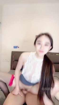 ️七彩主播【安小然】丝袜小姨子勾引姐夫口交骑乘啪啪 截图12