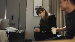 步宾探花-第二场 黑衣大胸少妇镜头前玩B 床边侧入后入表情清晰可见 截图2