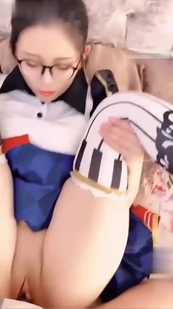 反差白虎眼镜妹~后入中出一顿暴力抽插，浪叫呻吟~骚的一批~~~ 截图5