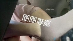 超顶级淫妻，【圈圈】，最新付费私拍，本期直接露脸，和粉丝车震，约单男大学生3P，好刺激 截图12