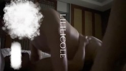 专泡良家大神『LILILICOLE』翘臀骚货一边穿着高跟黑丝一边女上摇摆，只需躺着据能享受全自动炮架服务 截图13
