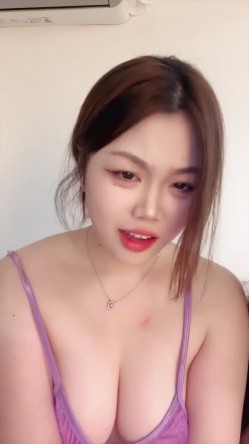 人气学妹“仙鹤”携闺蜜下海 双休互玩互舔玩弄大屌自慰 截图4