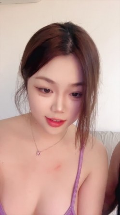 人气学妹“仙鹤”携闺蜜下海 双休互玩互舔玩弄大屌自慰 截图15