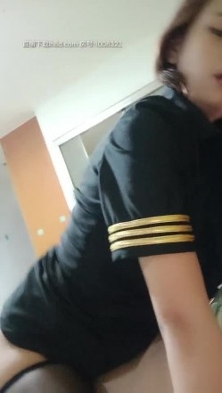 【色即是空】骚浪表妹换装黑丝制服诱惑勾搭的我鸡儿兴奋不已 推倒无套爆操 爽到不小心内射满出来 高清源码录制 截图7