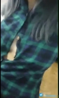 网爆门事件推特社交流出没戴胸罩的学妹和男朋友在教室啪啪对白很有内涵 截图5