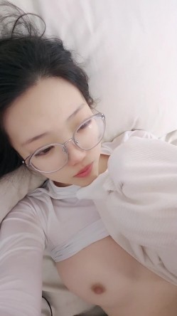 清纯眼镜妹被干【07极品花】多场舌吻 吃鸡 舔逼 抱起来猛操 倒挂金钩 无套啪啪干爽 截图2