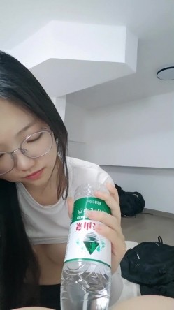 清纯眼镜妹被干【07极品花】多场舌吻 吃鸡 舔逼 抱起来猛操 倒挂金钩 无套啪啪干爽 截图11