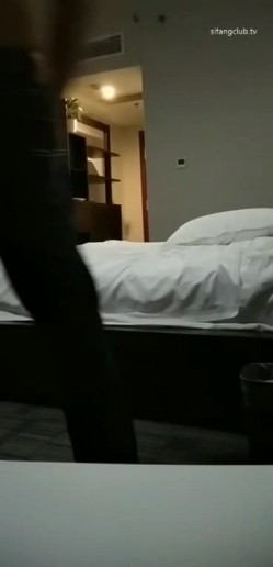 老司机宾馆嫖娼偷拍，长发漂亮兼职妹子苗条大胸态度好，姿势配合插了好几次才射 截图13