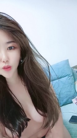 巨乳少妇-星妍 ️，衣服一脱，尤物惊现，头发一松，良家秒变欲女，巨乳双峰，把玩过瘾哦！ 截图16