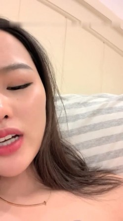 高颜值胸前纹身妹子全裸自慰秀近距离特写 揉搓粉穴呻吟娇喘非常诱人 截图11