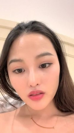 高颜值胸前纹身妹子全裸自慰秀近距离特写 揉搓粉穴呻吟娇喘非常诱人 截图12