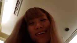 思想开放露脸女大学生【小七酱】疯狂日记，户外人前露出，3P，吞精，内射开心快乐，极度反差 截图15
