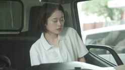 STARS-895 配送中NTR 既婚ベテランドライバーの配送に付いて回るうち車中で襲われてしまった新婚人妻 MINAMO 截图2