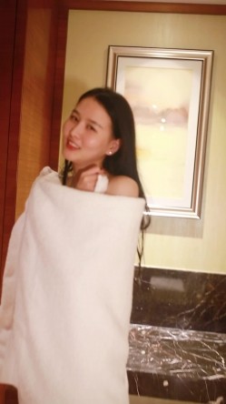 9分超高颜值甜美女神 首次拍摄 素人模特儿-素素沐浴 浴巾 截图6
