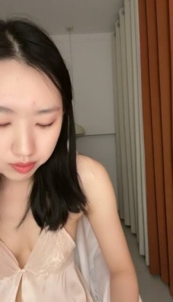 重磅！兄弟们！最正宗校花来啦，【麻辣香锅】，大学生，完美身材，阴毛这么旺盛欲望强烈 截图4