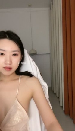 重磅！兄弟们！最正宗校花来啦，【麻辣香锅】，大学生，完美身材，阴毛这么旺盛欲望强烈 截图16