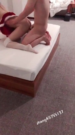 推特网红苏州昆山极品NTR夫妻【泣妻器骑】私拍乱斗，外柔内骚长腿翘臀找单男3P前后夹击极度反差 截图12