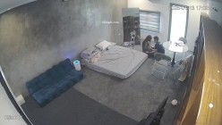 黑客破解家庭网络摄像头偷拍住毛坯房的年轻情侣疯狂做爱有时一天做爱几次 截图3