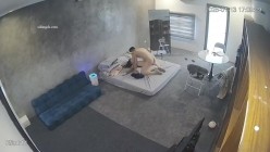 黑客破解家庭网络摄像头偷拍住毛坯房的年轻情侣疯狂做爱有时一天做爱几次 截图11