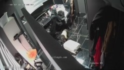 黑客破解网络摄像头偷拍 颜值超高的大奶美女工作室脱光光换衣服这种身材的美女能操一次一辈子都满足了 截图7