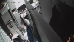 黑客破解网络摄像头偷拍 颜值超高的大奶美女工作室脱光光换衣服这种身材的美女能操一次一辈子都满足了 截图14